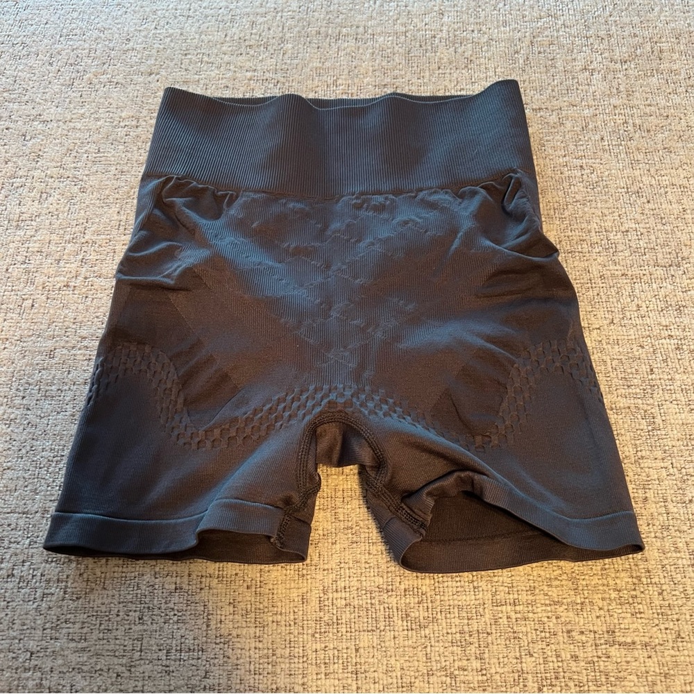 Heavenly Shapewear Form Fitting Compression Shorts Dark Gray Size Large